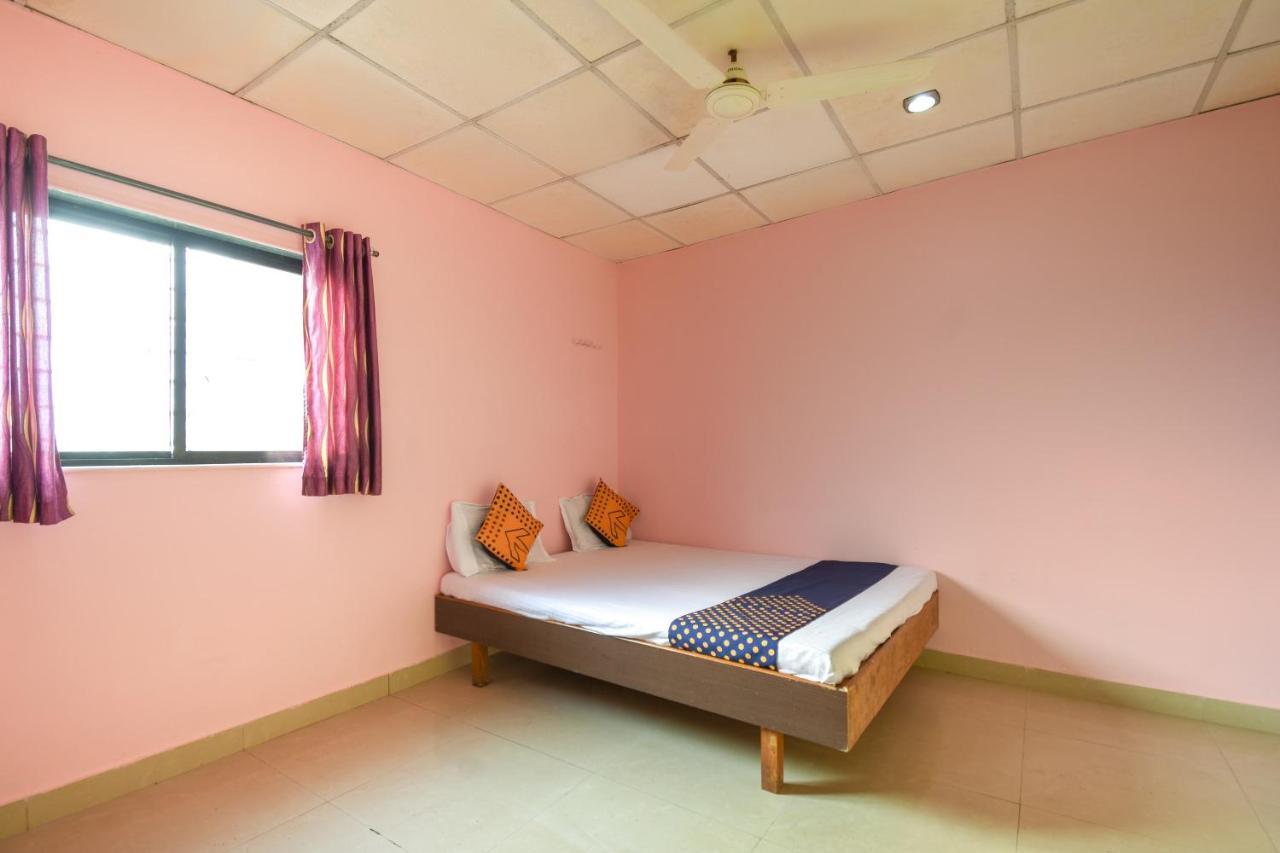 Spot On 65135 Hotel Suvarna Samrat Lodge Khamshet Εξωτερικό φωτογραφία