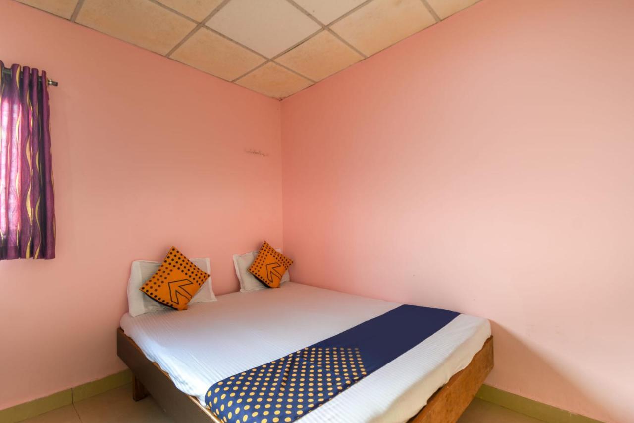 Spot On 65135 Hotel Suvarna Samrat Lodge Khamshet Εξωτερικό φωτογραφία